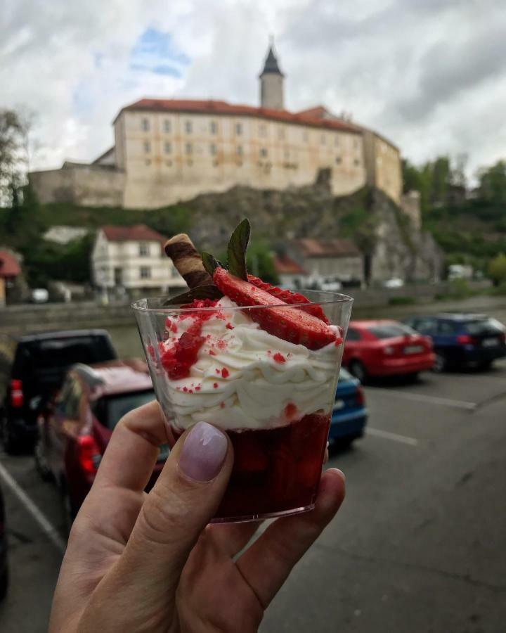 Penzion A Restaurace U Reky Ledec nad Sazavou Luaran gambar