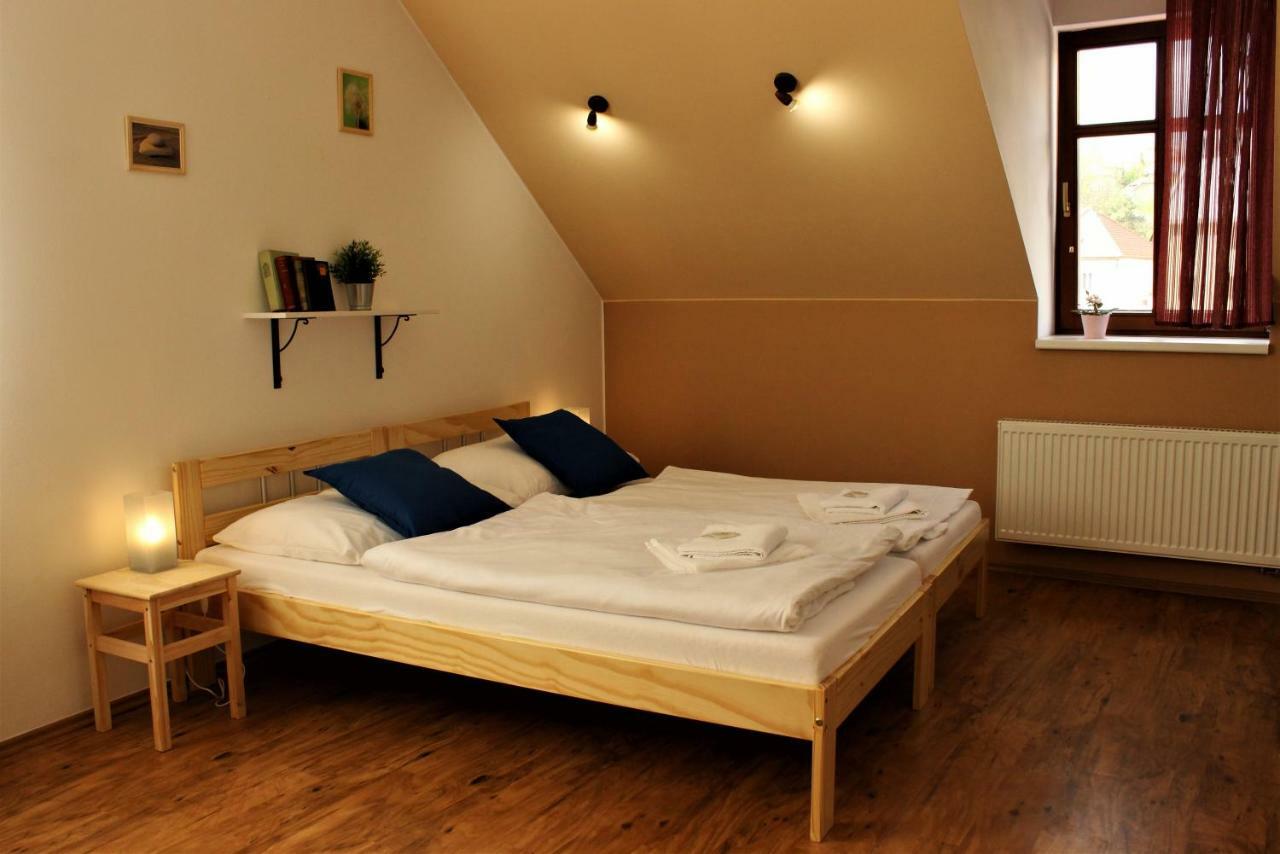 Penzion A Restaurace U Reky Ledec nad Sazavou Luaran gambar