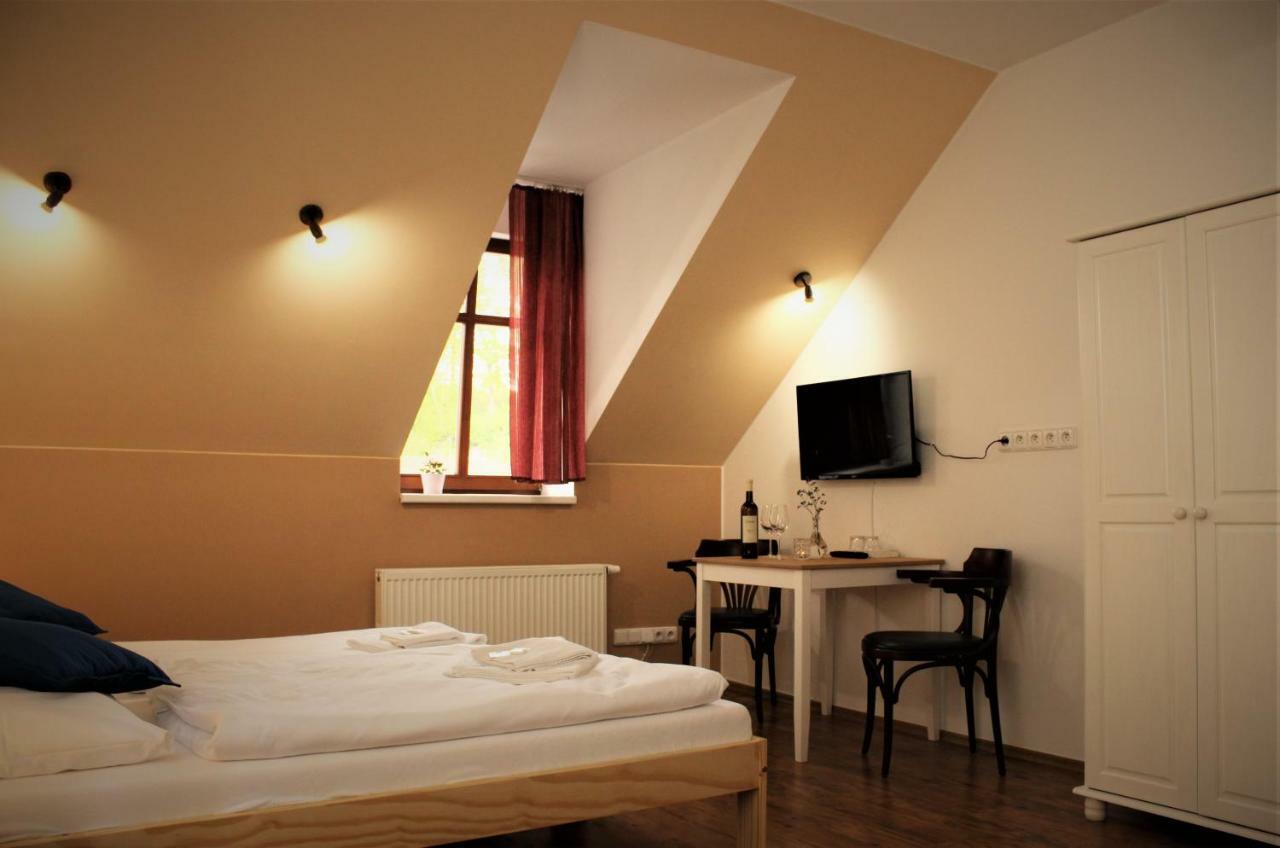 Penzion A Restaurace U Reky Ledec nad Sazavou Luaran gambar