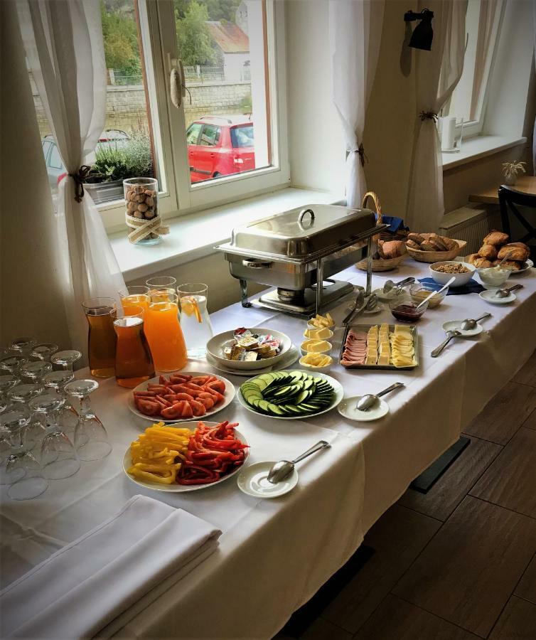 Penzion A Restaurace U Reky Ledec nad Sazavou Luaran gambar